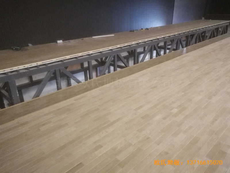 �ӱ��е�ƽһ���������_(t��i)�w��ľ�ذ尲�b����4