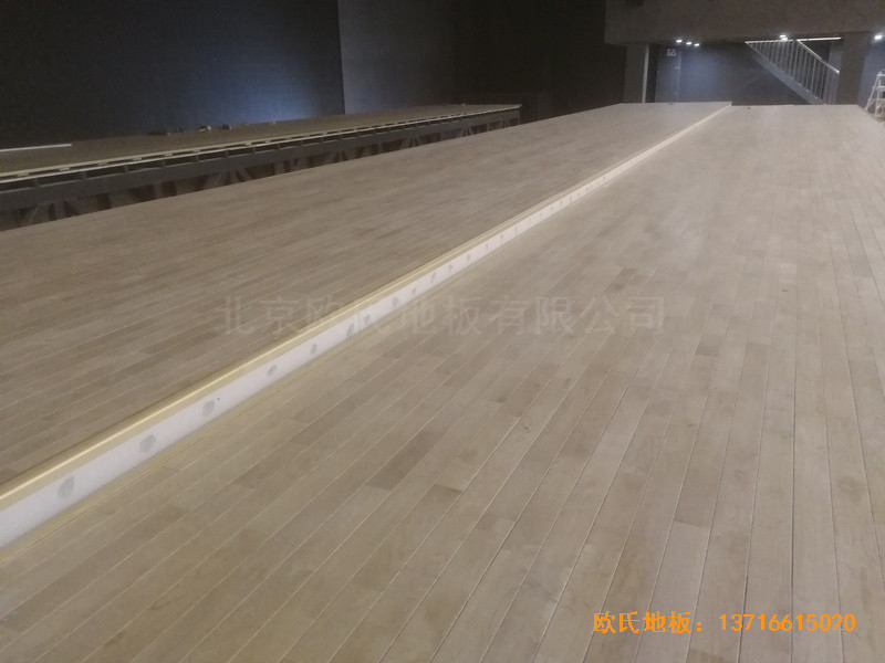 �ӱ��е�ƽһ���������_(t��i)�w��ľ�ذ尲�b����5